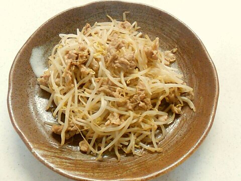 もやしと豚肉の炒め物